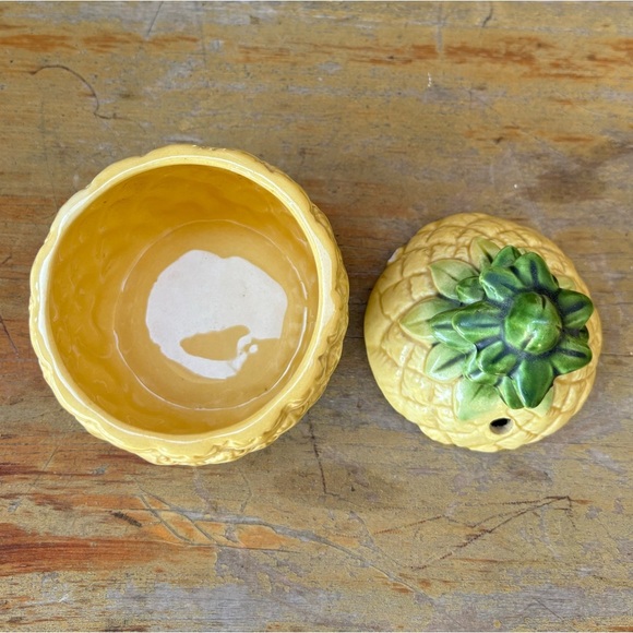 Vintage Orchids of Hawaii R-15 Yellow & Green Hand Painted Ceramic Pineapple Mug - Picture 6 of 9